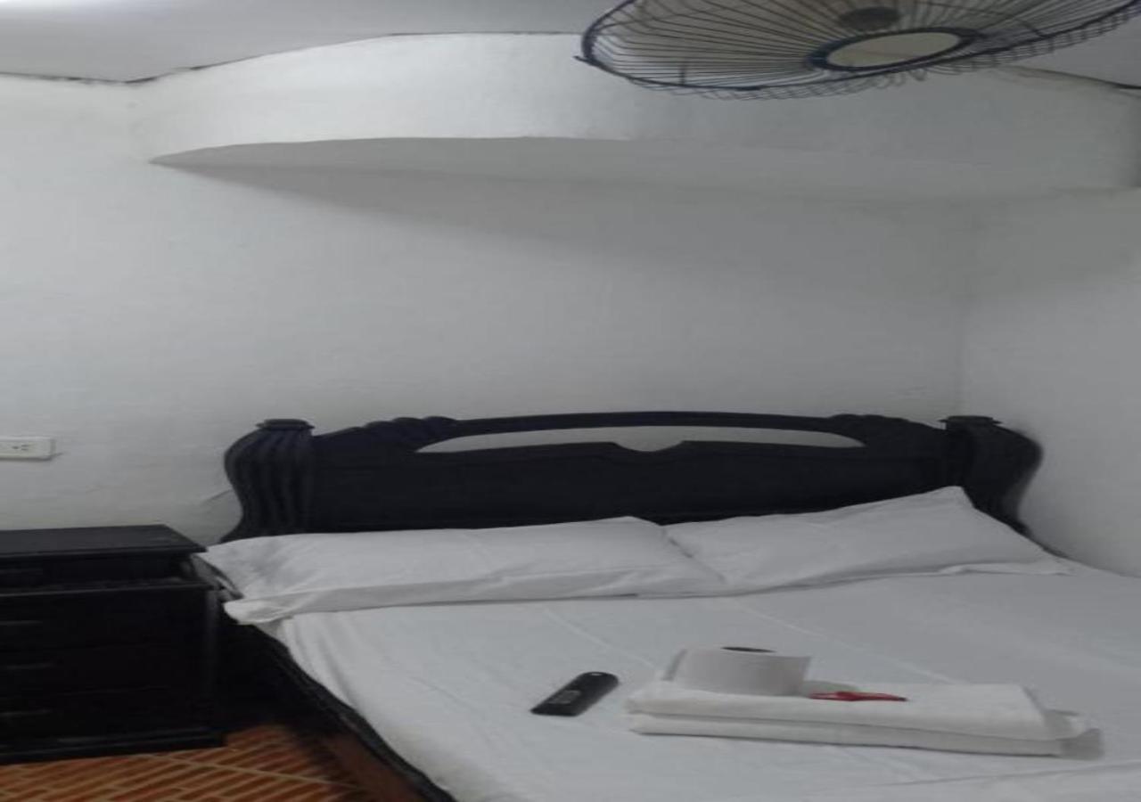 #10-33 Pensión Cartagena