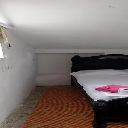#10-33 Cartagena