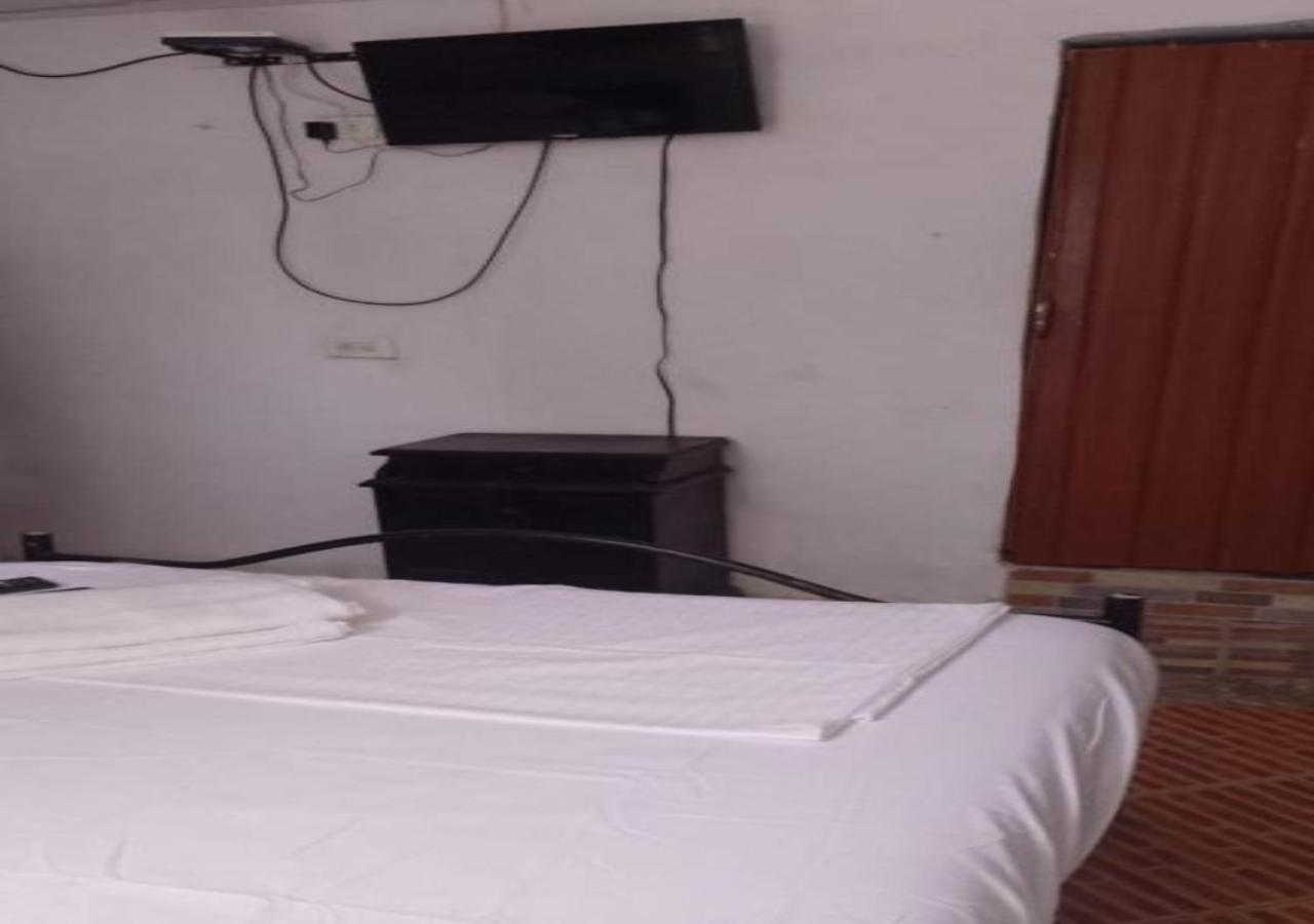 #10-33 Pensión Cartagena